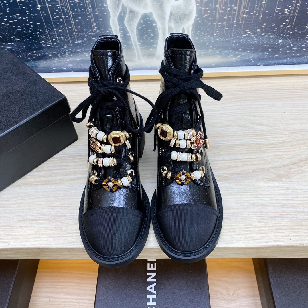 CC COMBAT BOOTS IN BLACK WRINKLED CALFSKIN AND GROSGRAIN WITH FAUX PEARL