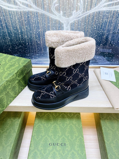 HORSEBIT ANKLE BOOTS WITH MERINO TRIM IN BLACK VELVET AND CALFSKIN