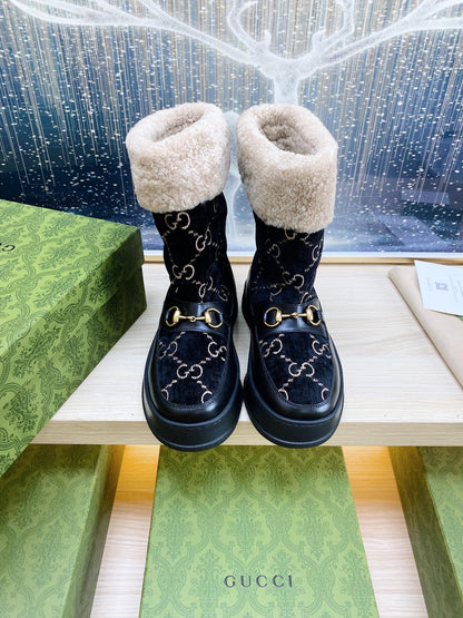 HORSEBIT ANKLE BOOTS WITH MERINO TRIM IN BLACK VELVET AND CALFSKIN