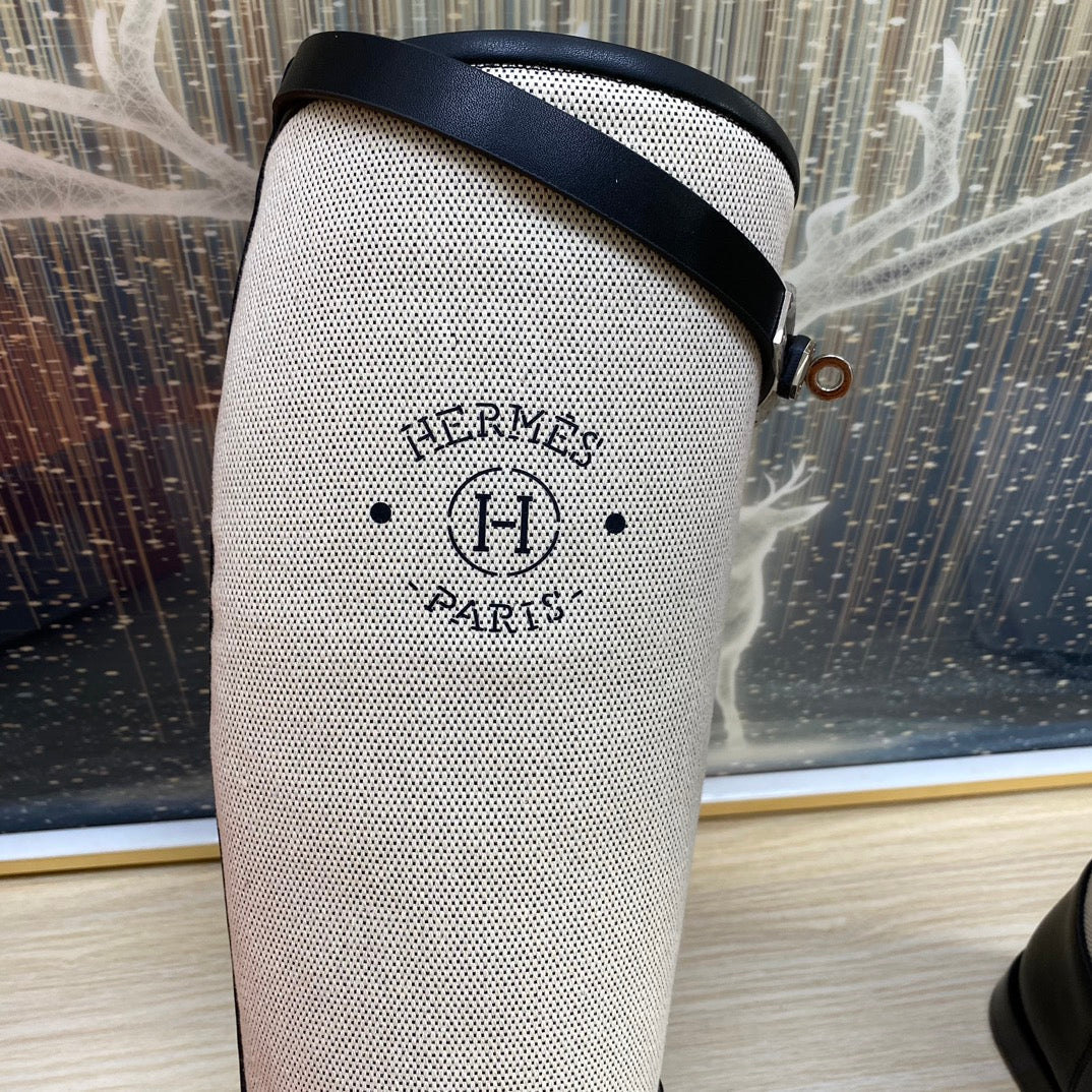 KNEE HIGH BOOTS IN BLACK CALFSKIN AND WHITE FABRIC