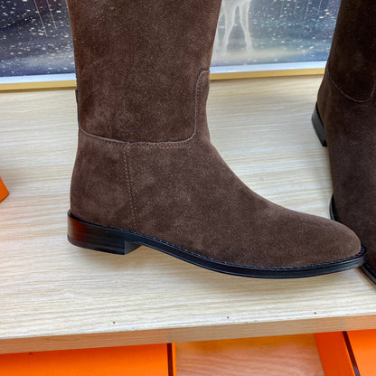 KNEE HIGH BOOTS IN CHOCOLATE BROWN SUEDE