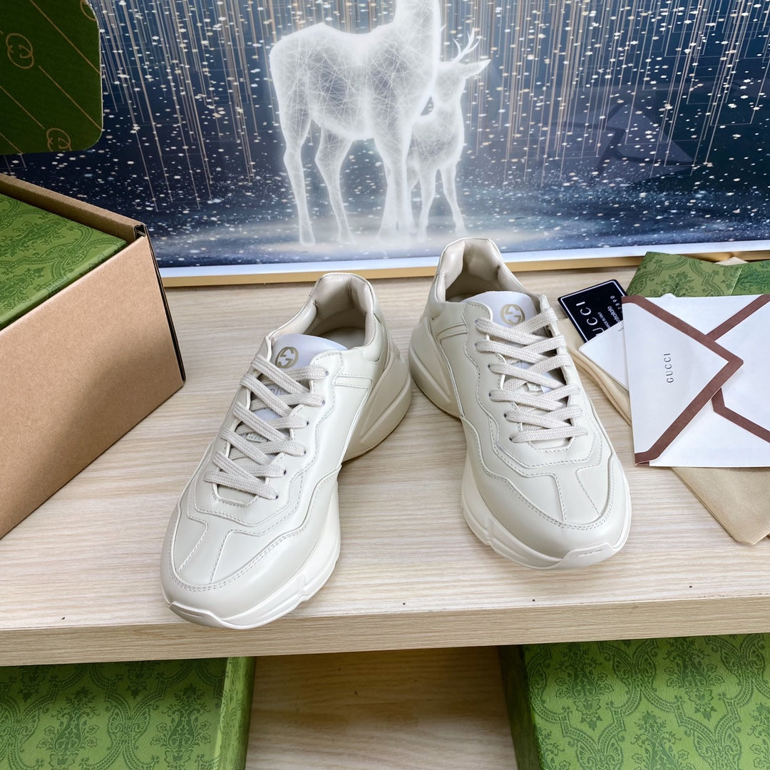 GG COUPLE TRAINER WHITE CALFSKIN WITH CAPYBARA ICON