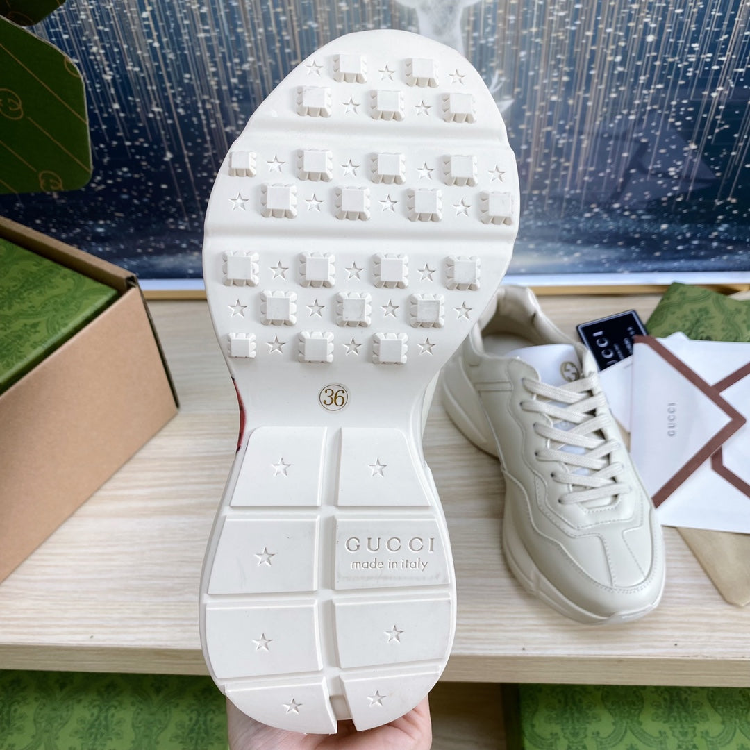 GG COUPLE TRAINER WHITE CALFSKIN WITH STRAWBERRY ICON
