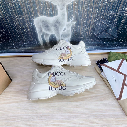GG COUPLE TRAINER WHITE CALFSKIN WITH TWO CATS ICON