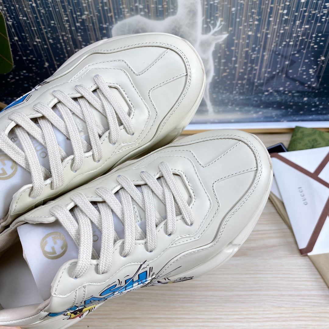 GG COUPLE TRAINER WHITE CALFSKIN WITH DONALD DUCK ICON