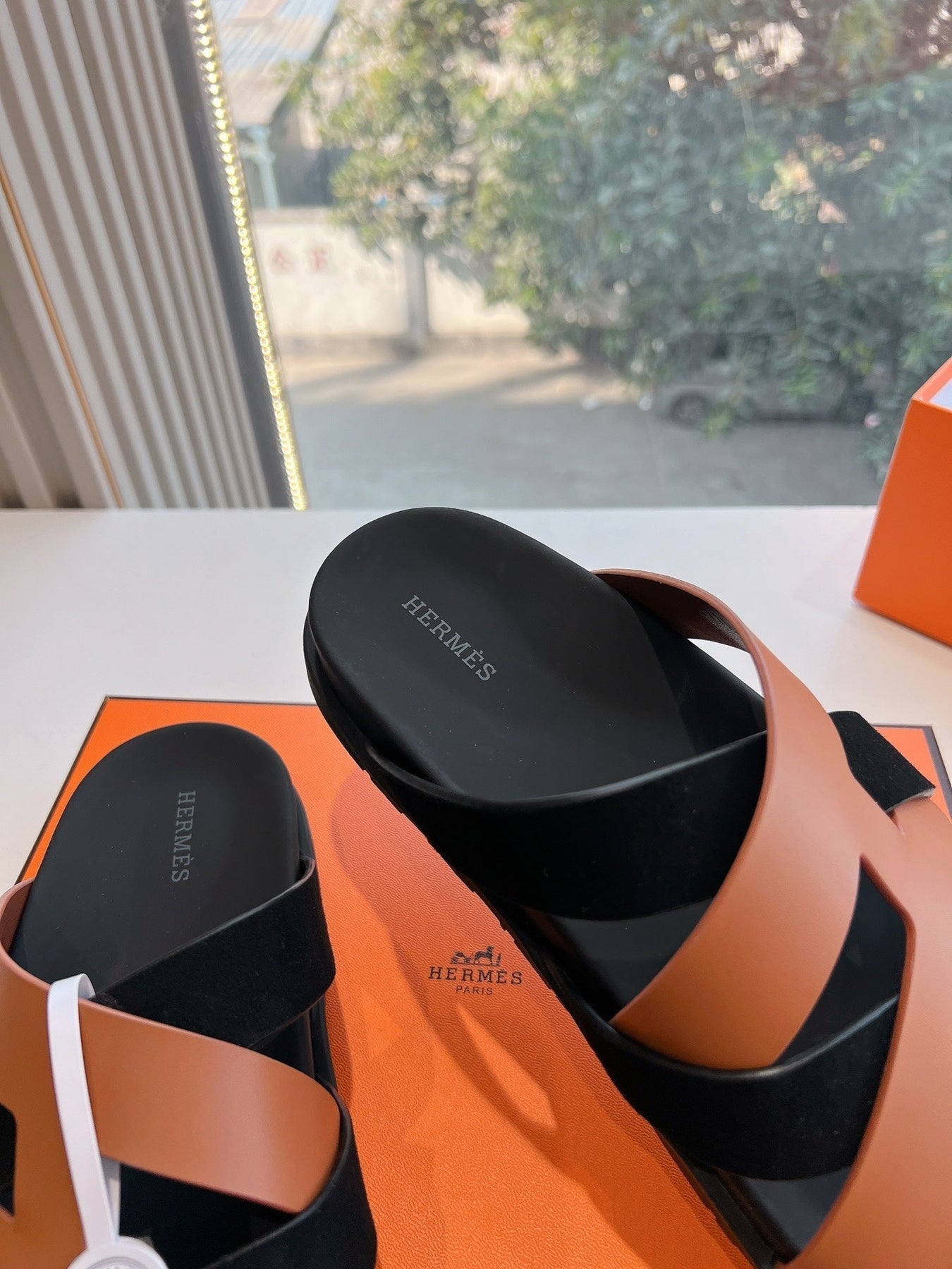 KAZIMIR SANDAL IN BRONZE BROWN CALFSKIN AND BLACK SUEDE