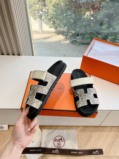 CHYPRE SANDAL IN WHITE MIX BLACK LIZARD SKIN