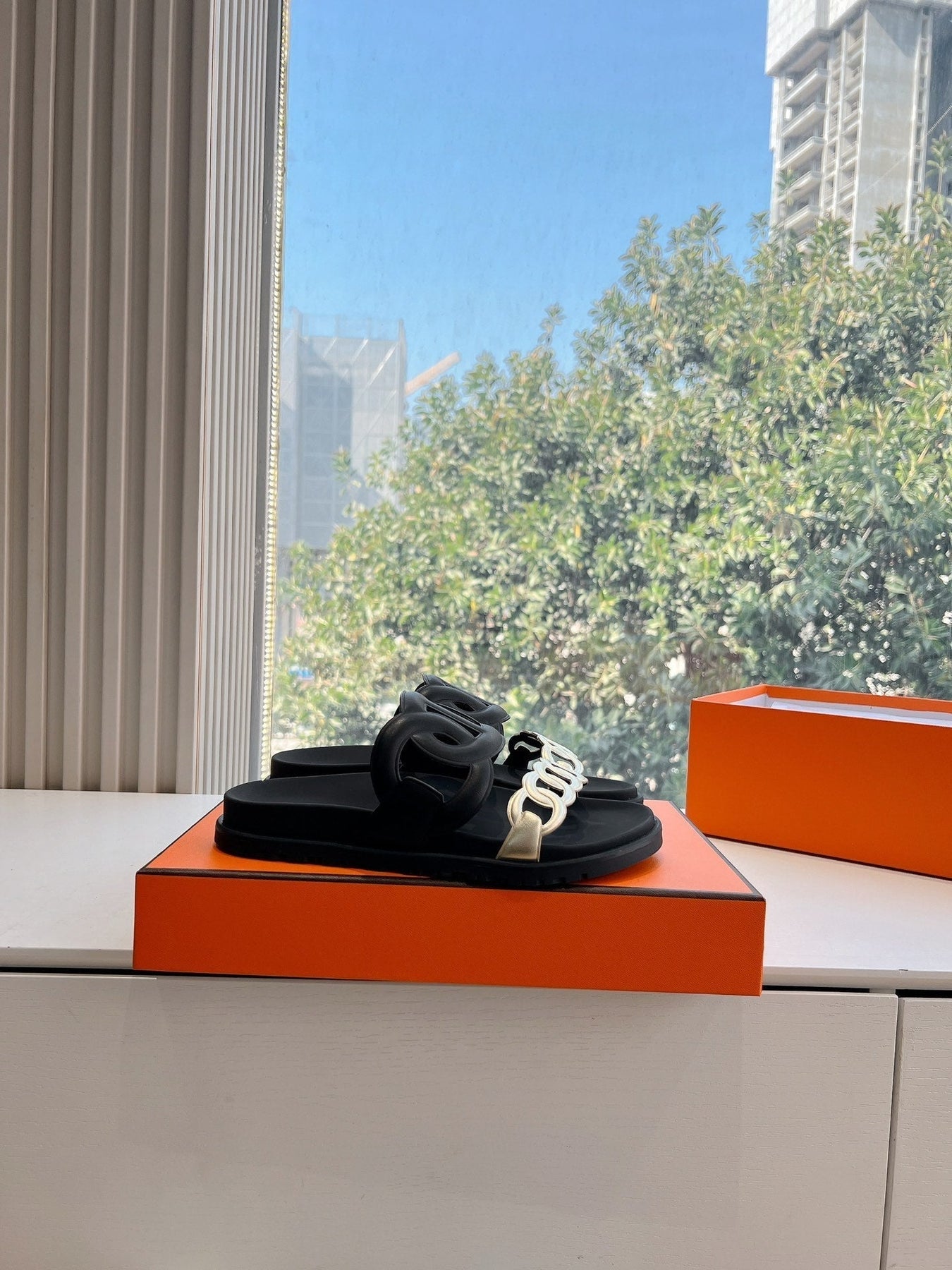 EXTRA SANDAL IN BLACK MIX SILVER CALFSKIN