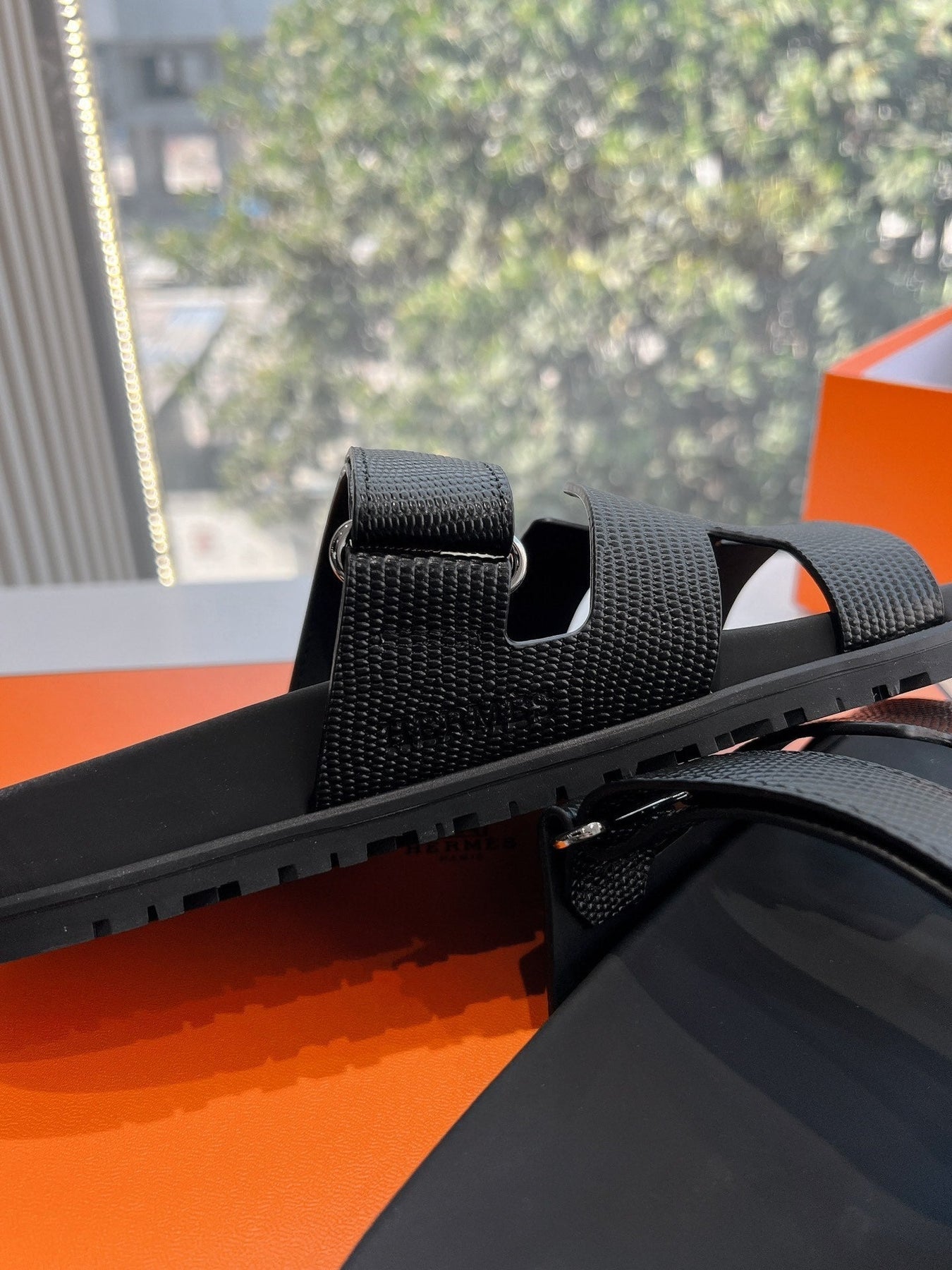 CHYPRE SANDAL IN BLACK SHINY GRAINED CALFSKIN