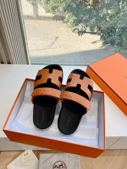 CHYPRE SANDAL IN VIVID ORANGE GRAINED CALFSKIN