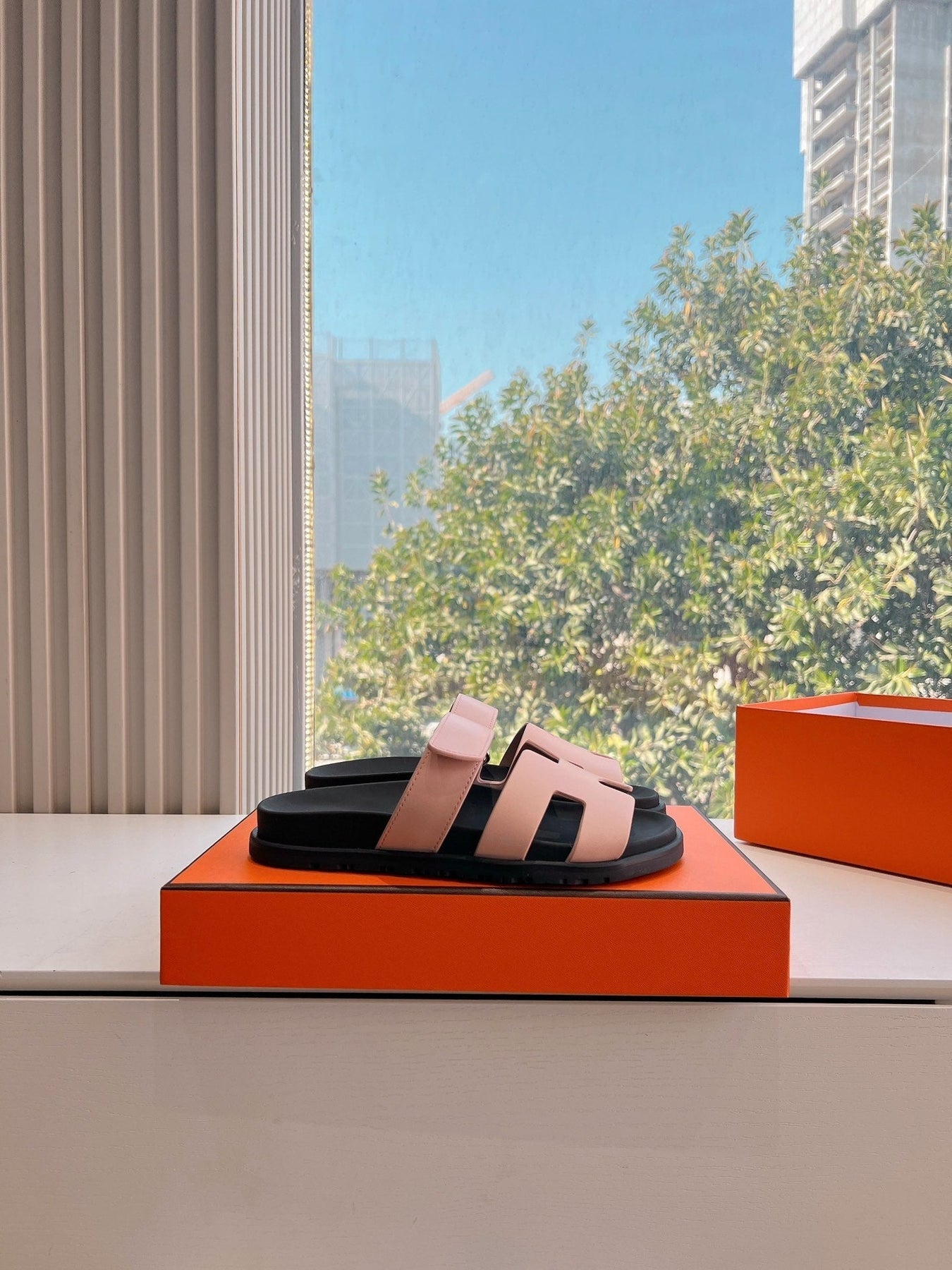 CHYPRE SANDAL IN LIGHT PINK CALFSKIN