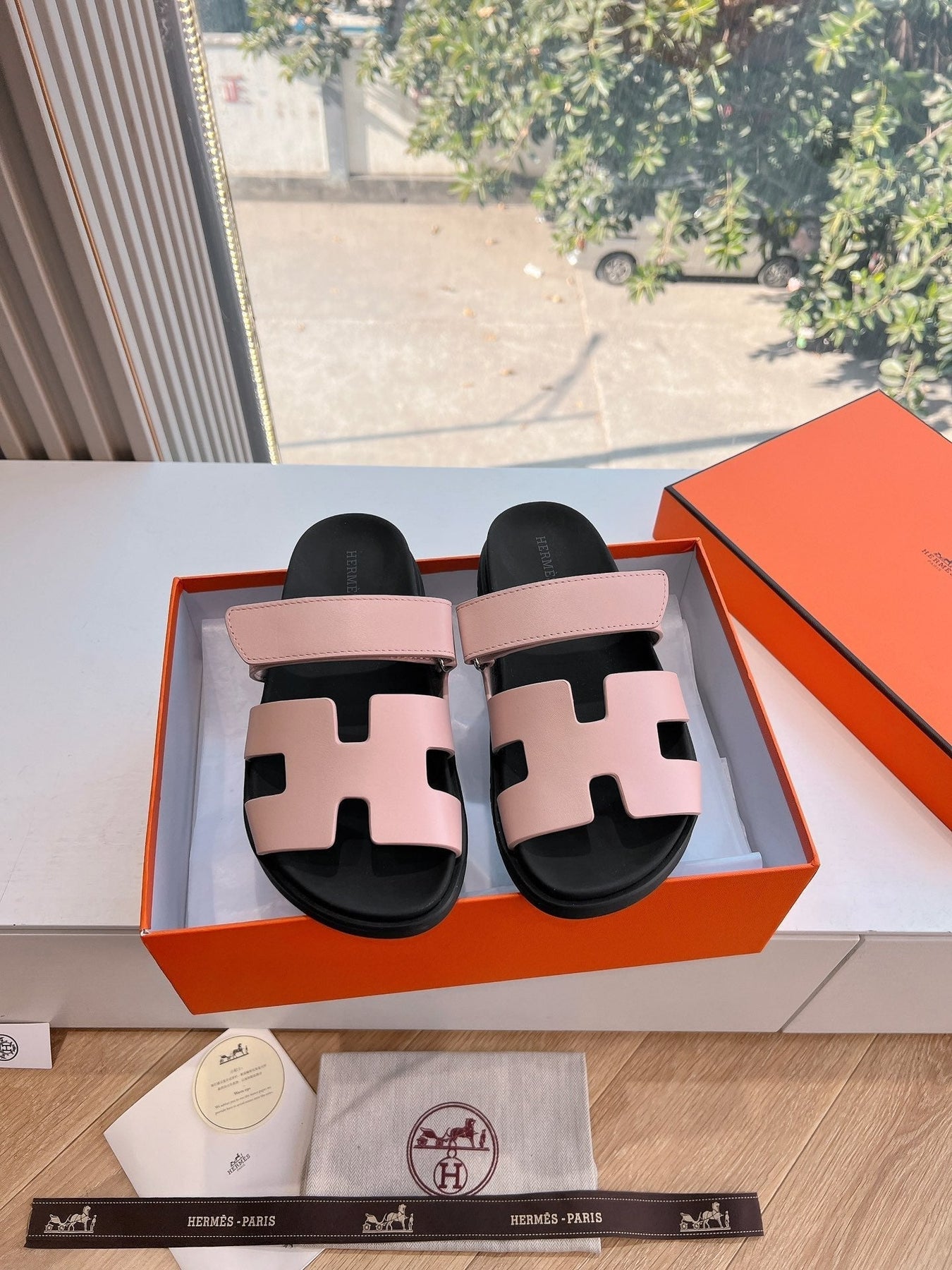 CHYPRE SANDAL IN LIGHT PINK CALFSKIN