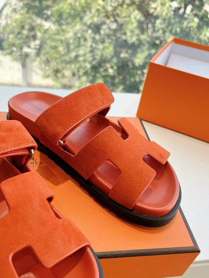 CHYPRE SANDAL IN FIRE ORANGE SUEDE
