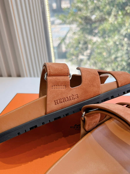 CHYPRE SANDAL IN VIVID ORANGE SUEDE