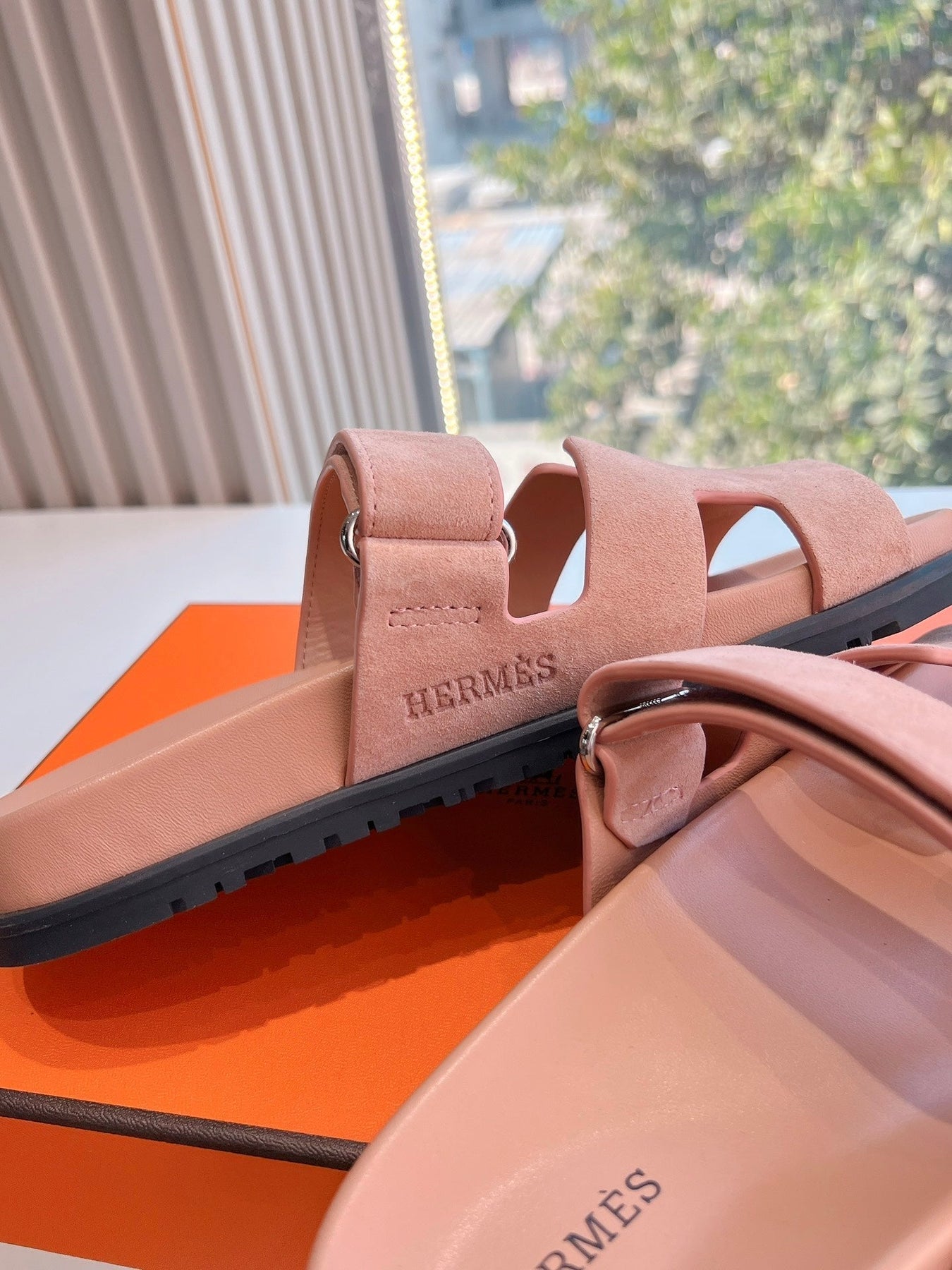 CHYPRE SANDAL IN ROSE PINK SUEDE
