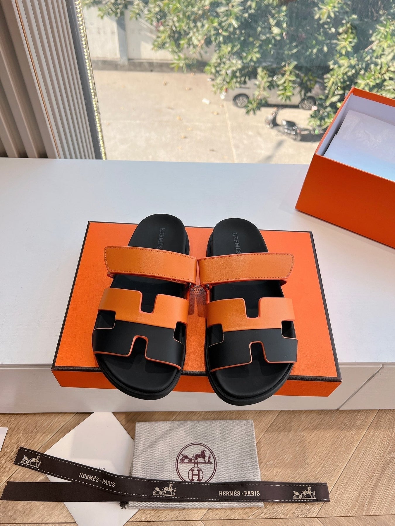 CHYPRE SANDAL IN VIVID ORANGE MIX BLACK CALFSKIN