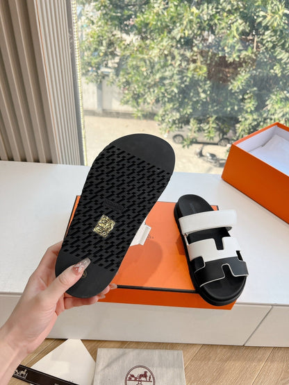 CHYPRE SANDAL IN WHITE MIX BLACK CALFSKIN