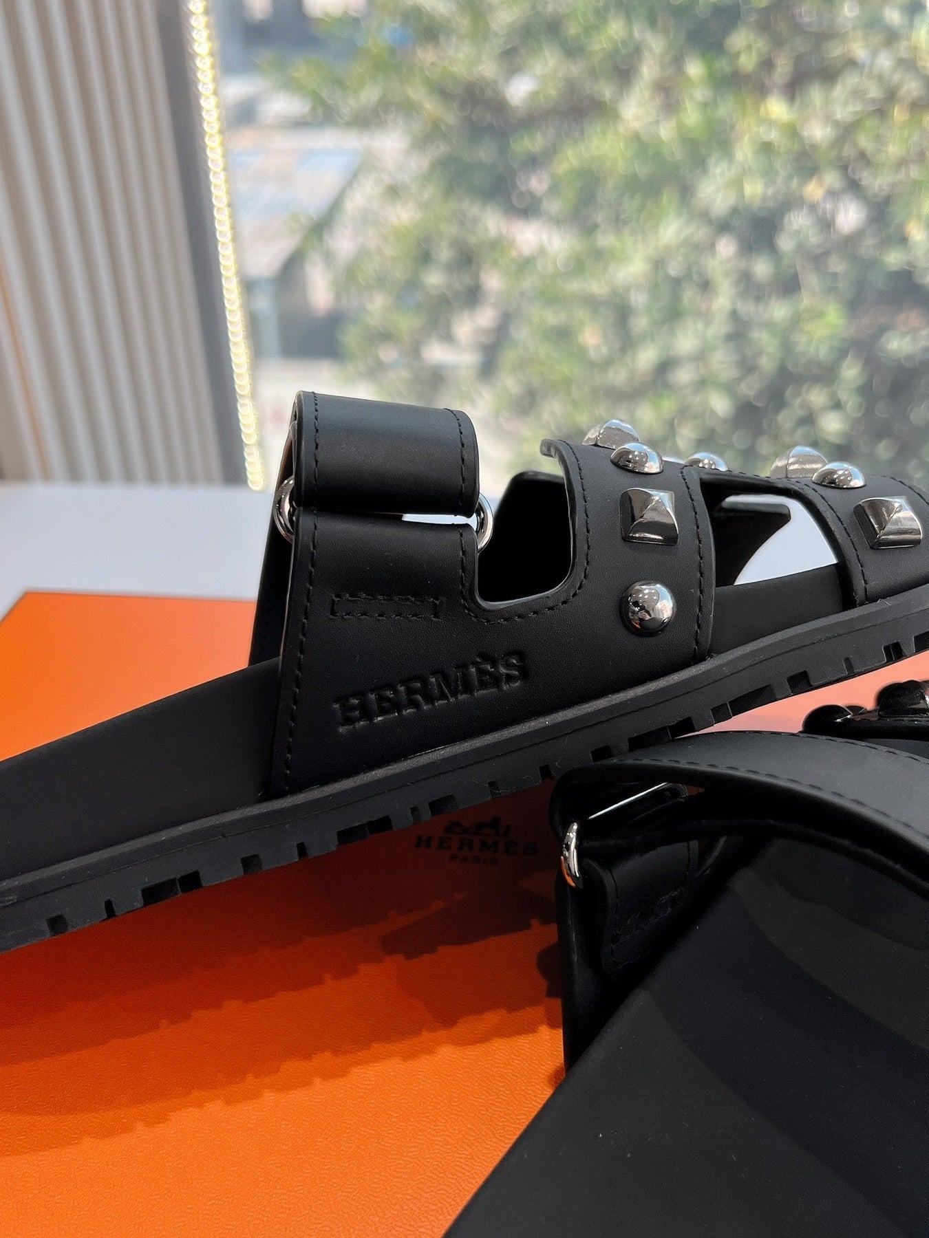 CHYPRE SANDAL IN BLACK CALFSKIN WITH STUDS