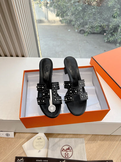 0ASIS SANDAL IN BLACK CALFSKIN WITH STUD