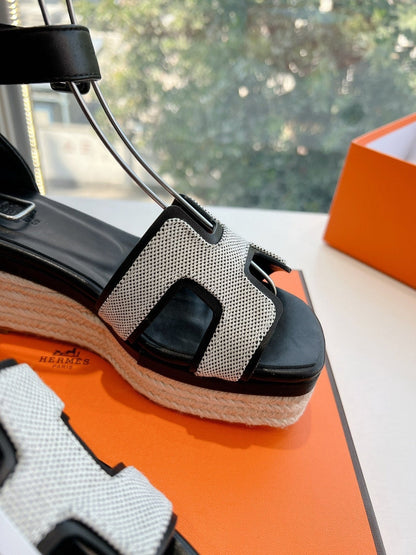 ELDA ESPADRILLE IN WHITE FABRIC AND BLACK CALFSKIN