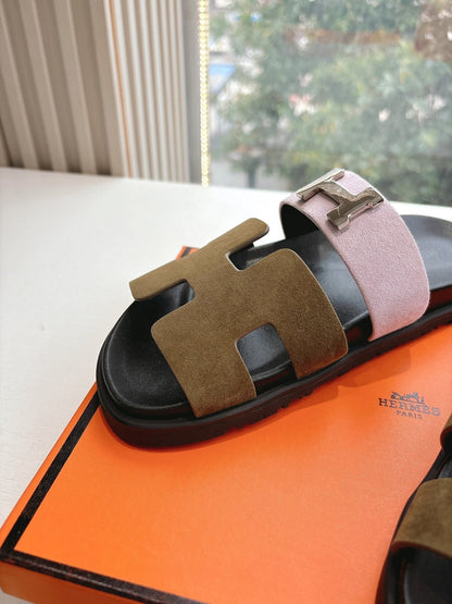 CHYPRE SANDAL IN LIGHT PINK MIX CHOCOLATE BROWN SUEDE