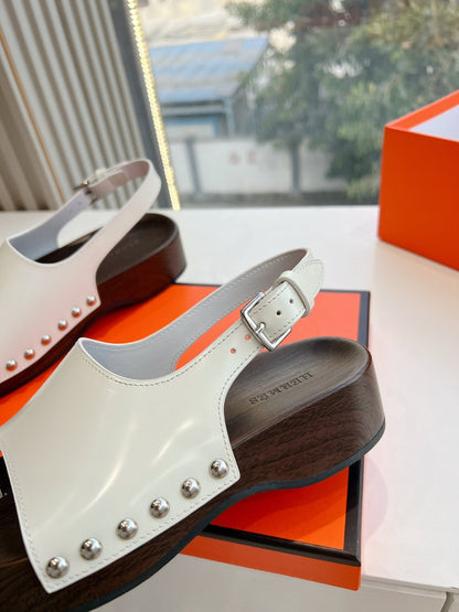 FLAT SANDAL IN WHITE CALFSKIN