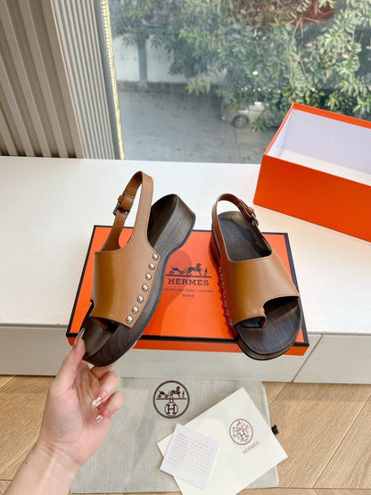 FLAT SANDAL IN BRONZE BROWN CALFSKIN