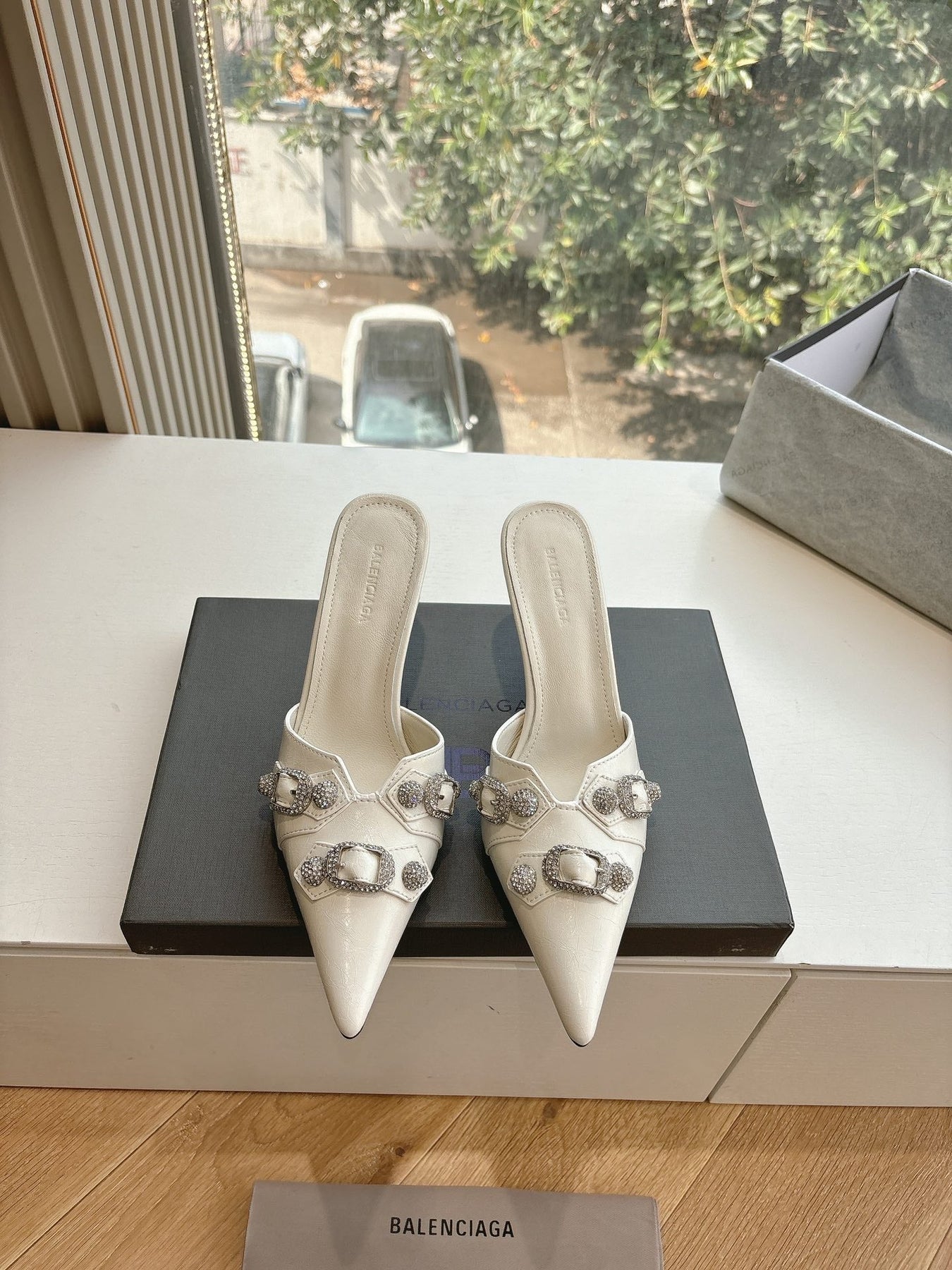 CRYSTAL BUCKLE WHITE CALFSKIN HEELED MULES