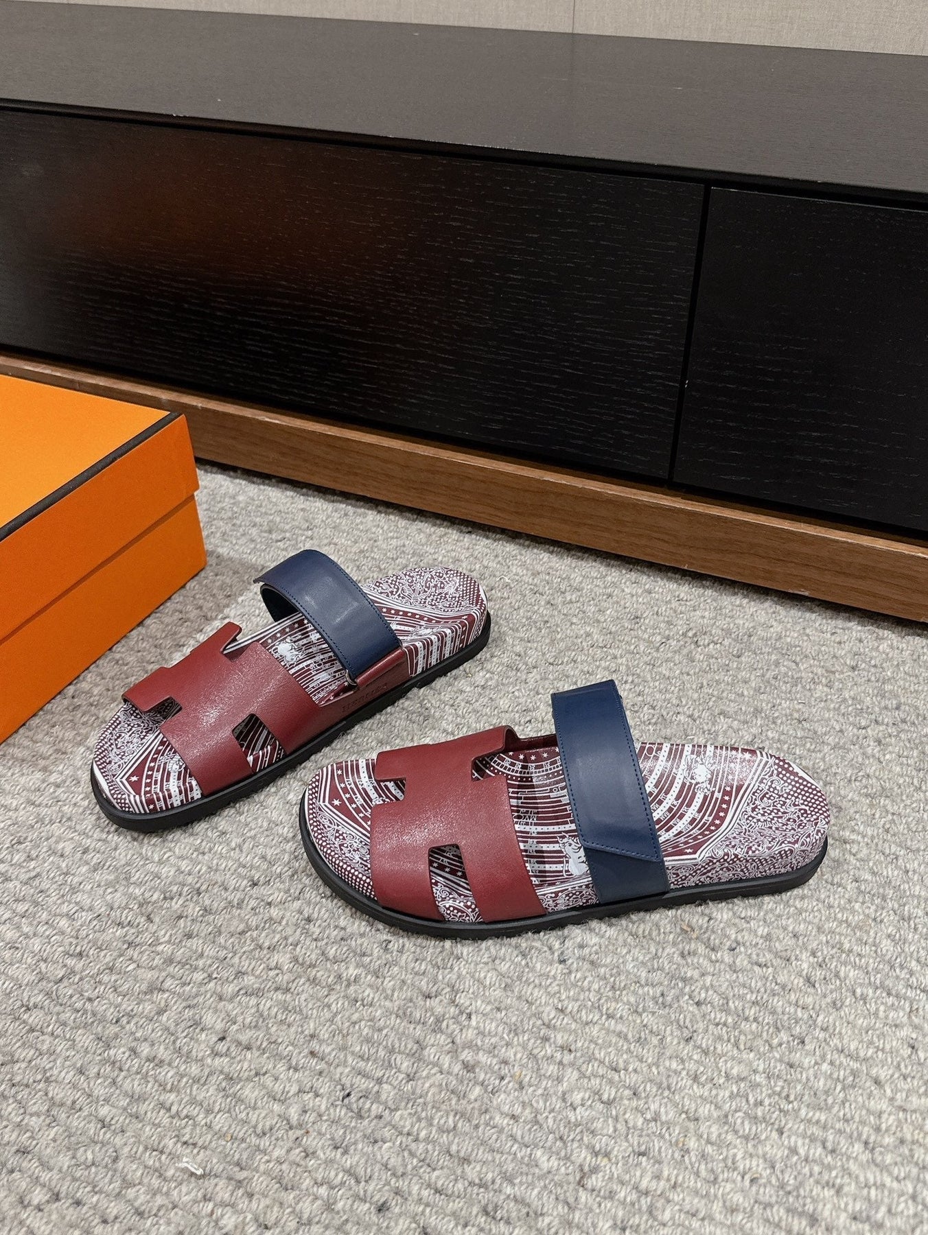 CHYPRE SANDAL BURNT UMBER CALFSKIN UNIQUE