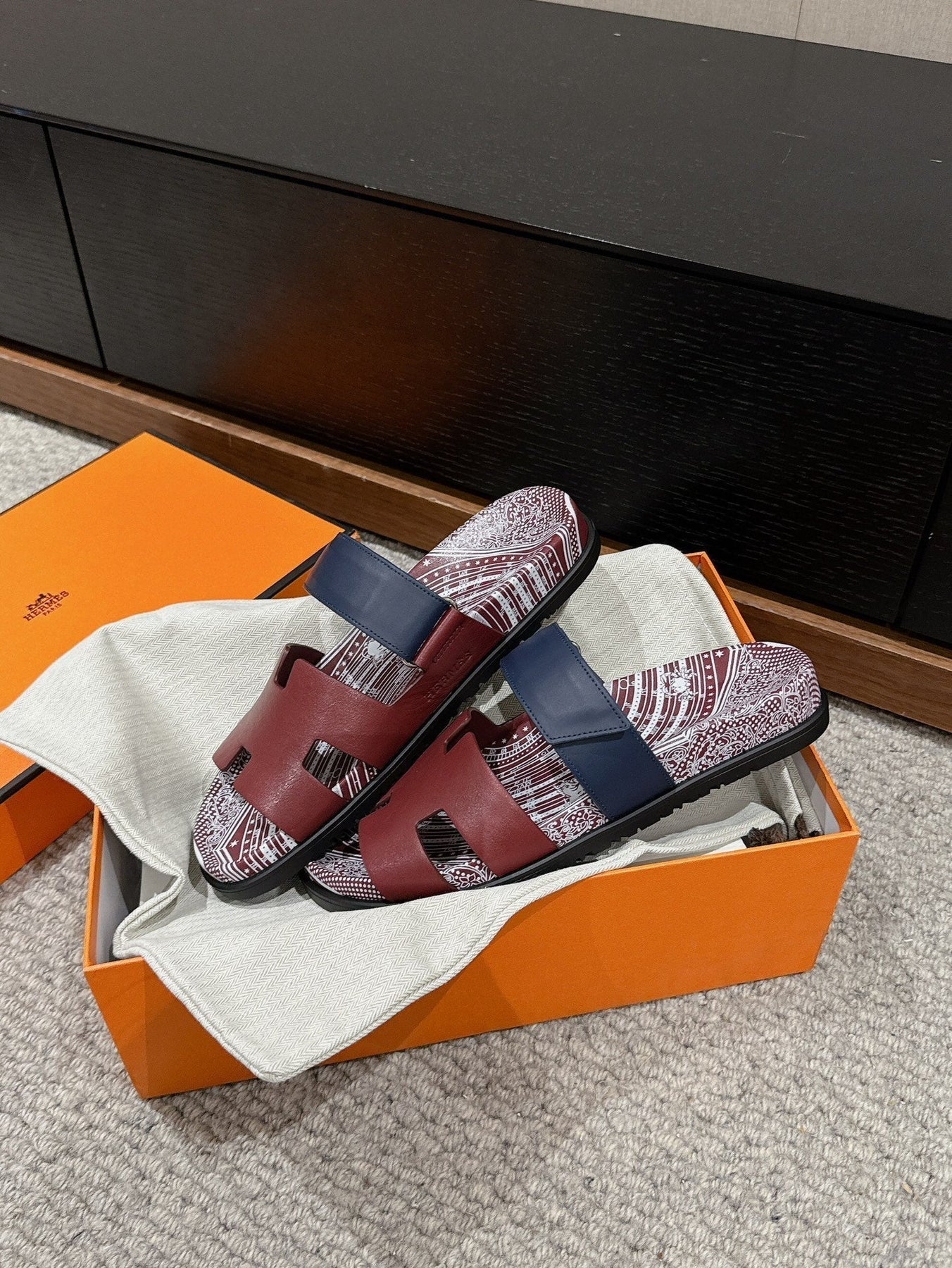 CHYPRE SANDAL BURNT UMBER CALFSKIN UNIQUE