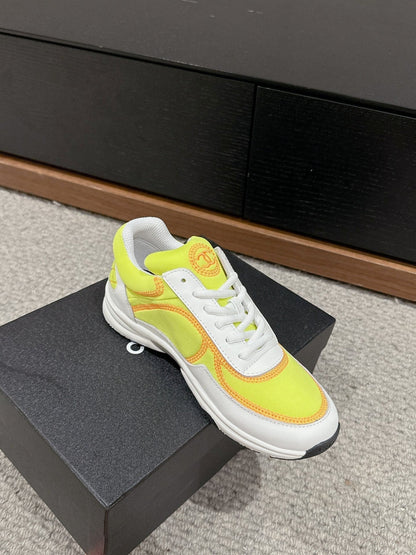 CLASSIC TRAINER IN YELLOW MIX WHITE FABRIC