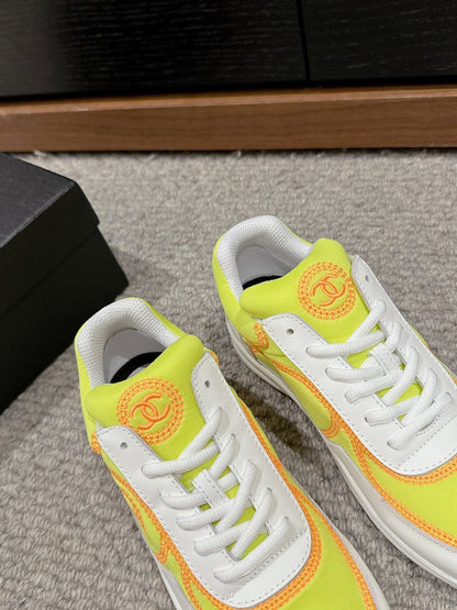 CLASSIC TRAINER IN YELLOW MIX WHITE FABRIC