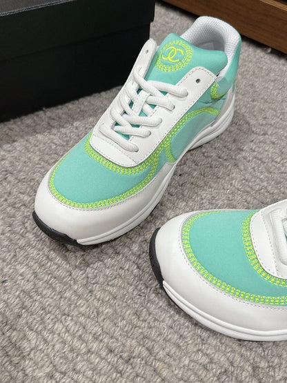 CLASSIC TRAINER IN MINT GREEN MIX WHITE FABRIC