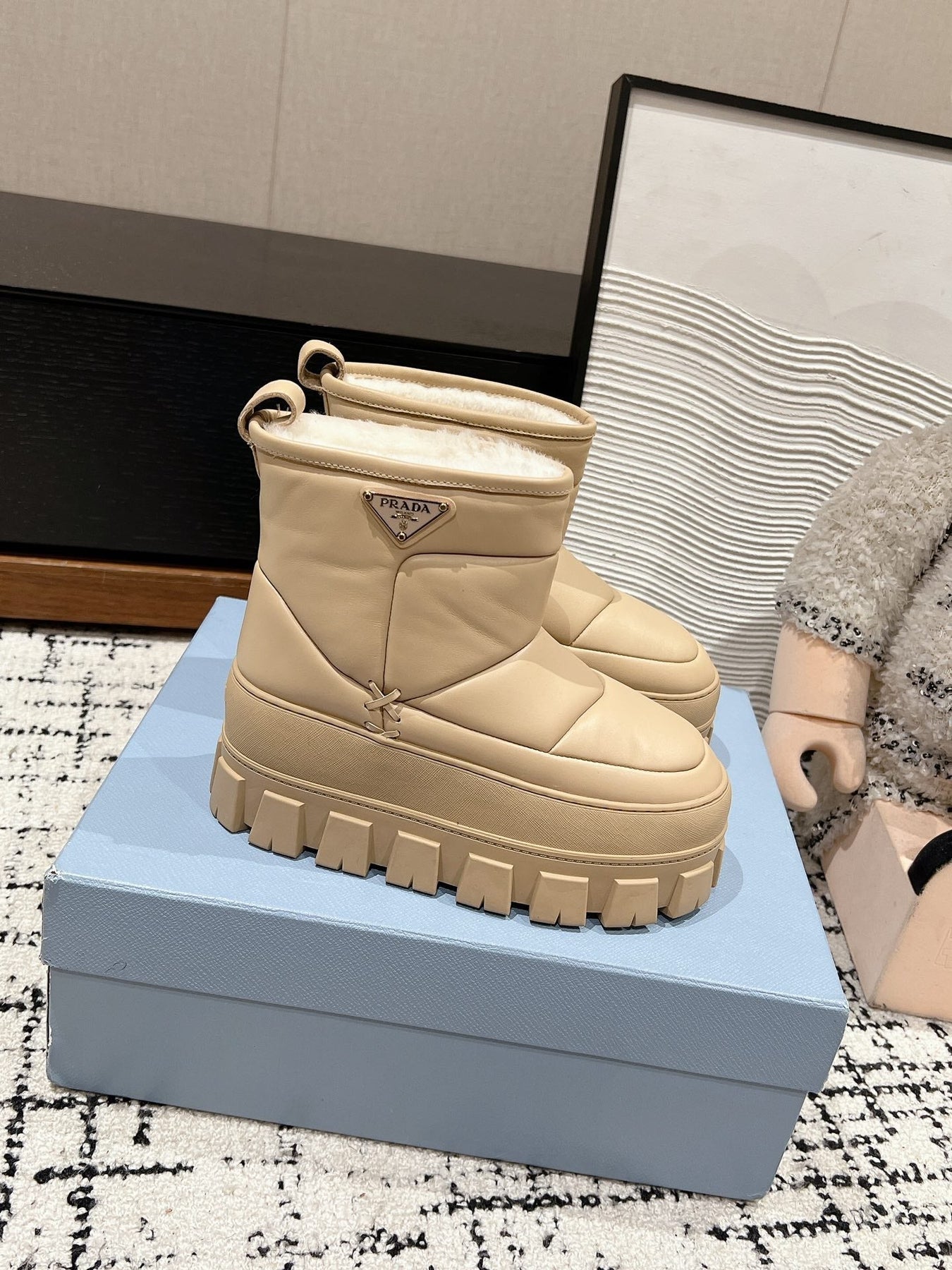 MONOLITH ANKLE BOOTS WITH STRAP IN BUFF BEIGE CALFSKIN AND FLEECE LINING