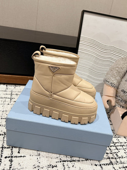 MONOLITH ANKLE BOOTS WITH STRAP IN BUFF BEIGE CALFSKIN AND FLEECE LINING