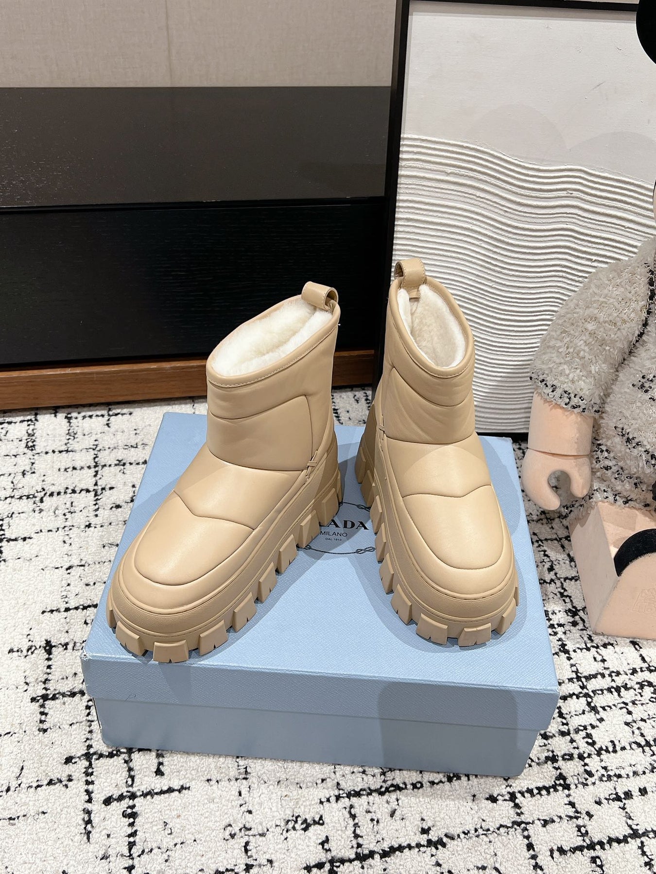 MONOLITH ANKLE BOOTS WITH STRAP IN BUFF BEIGE CALFSKIN AND FLEECE LINING