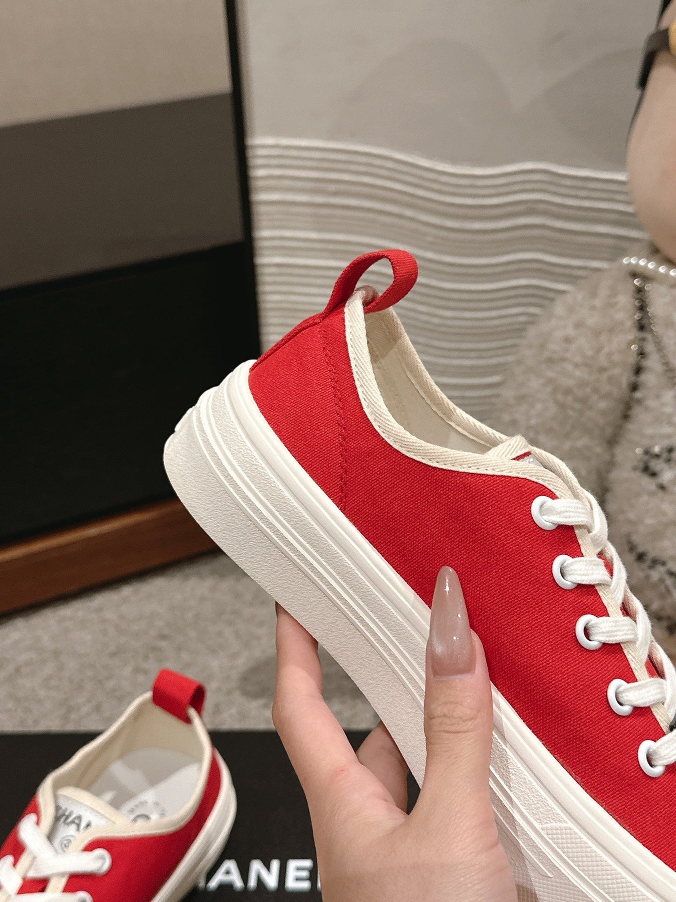 LACE-UP SNEAKERS IN CHERRY RED CANVAS