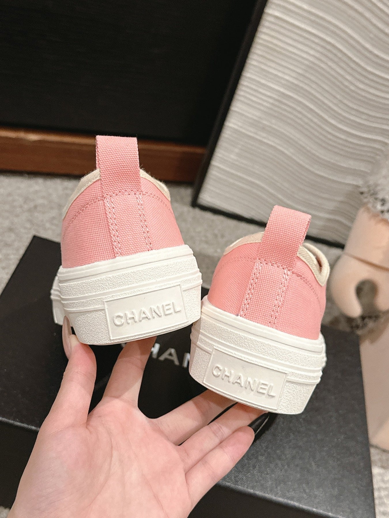 LACE-UP SNEAKERS IN PASTEL PINK CANVAS