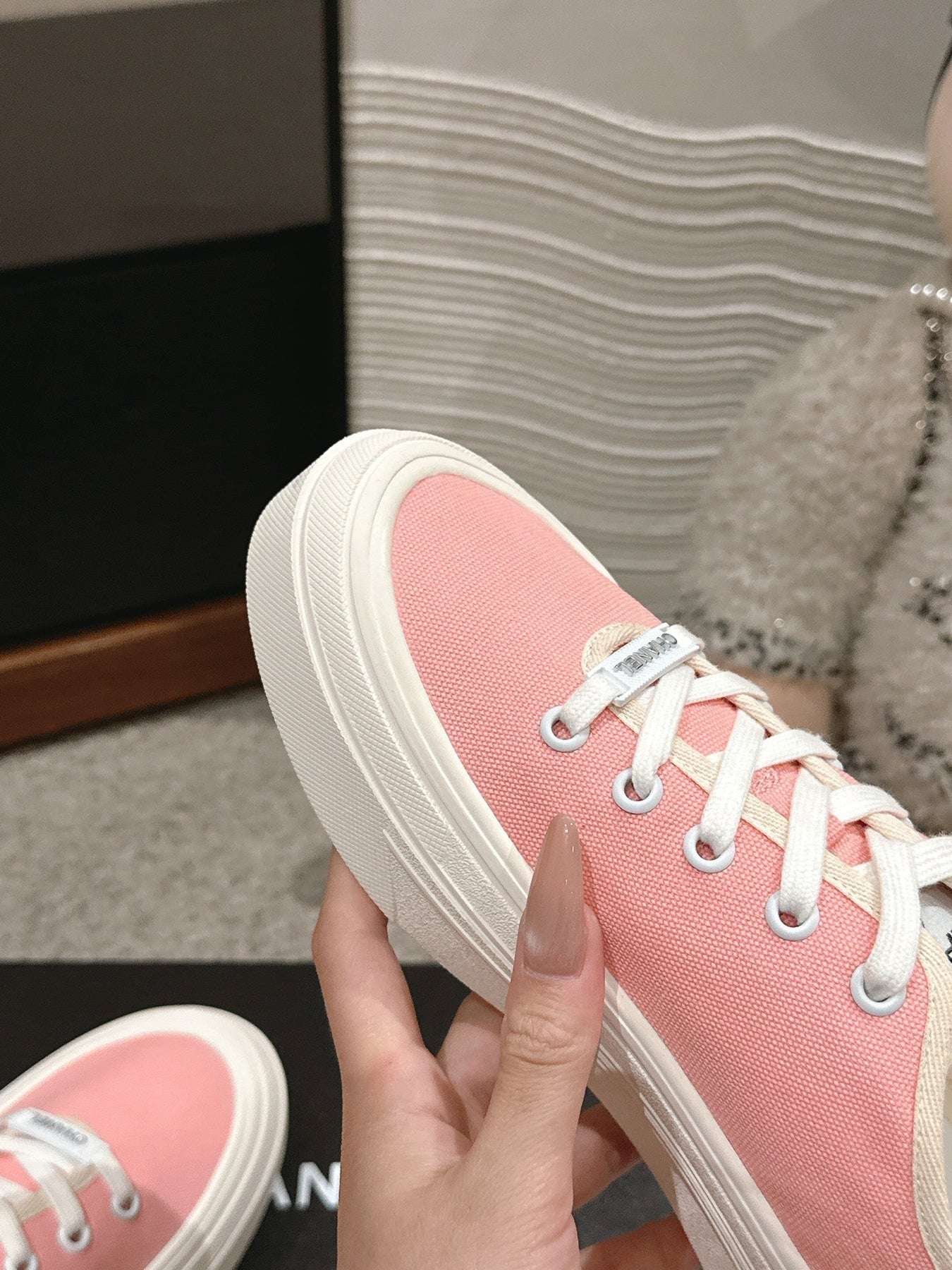 LACE-UP SNEAKERS IN PASTEL PINK CANVAS