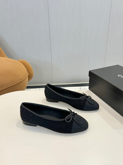 BALLET FLATS IN BLACK TWEED AND FABRIC