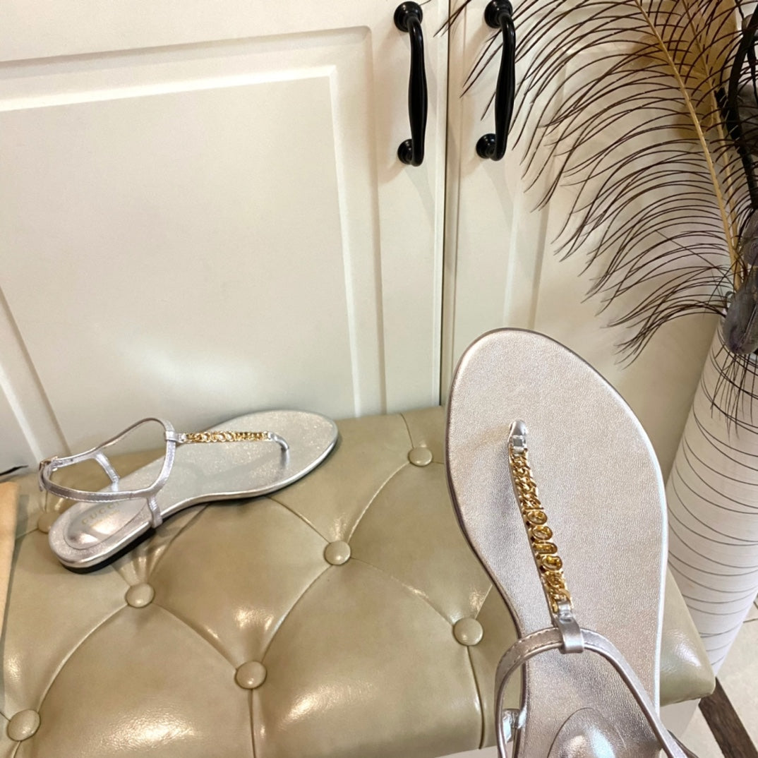 GG SIGNORINA THONG SANDALS IN SILVER SHEEPSKIN