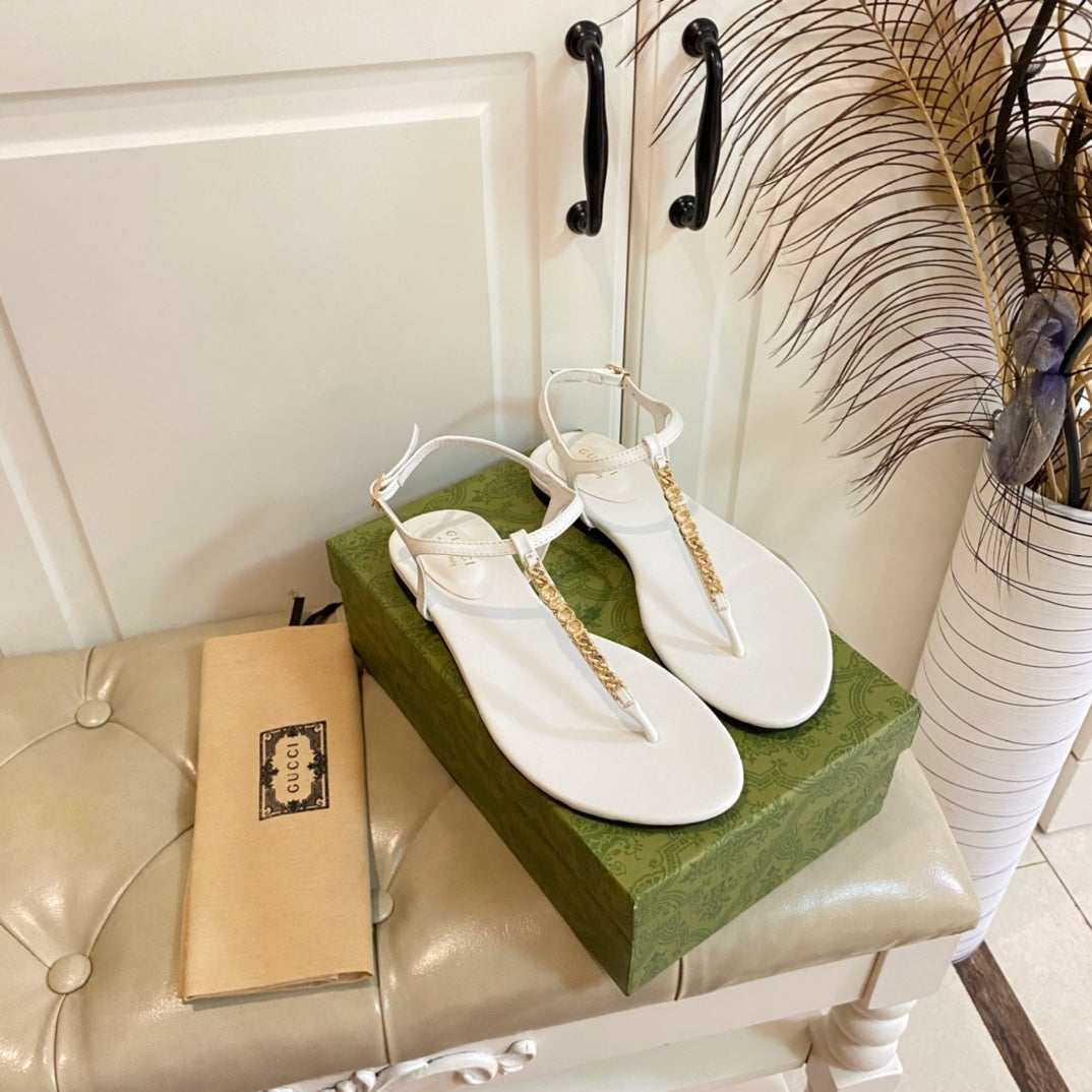 GG SIGNORINA THONG SANDALS IN WHITE SHEEPSKIN