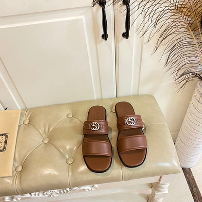 GG SANDAL WITH ROUND INTERLOCKING G IN CARAMEL BROWN CALFSKIN