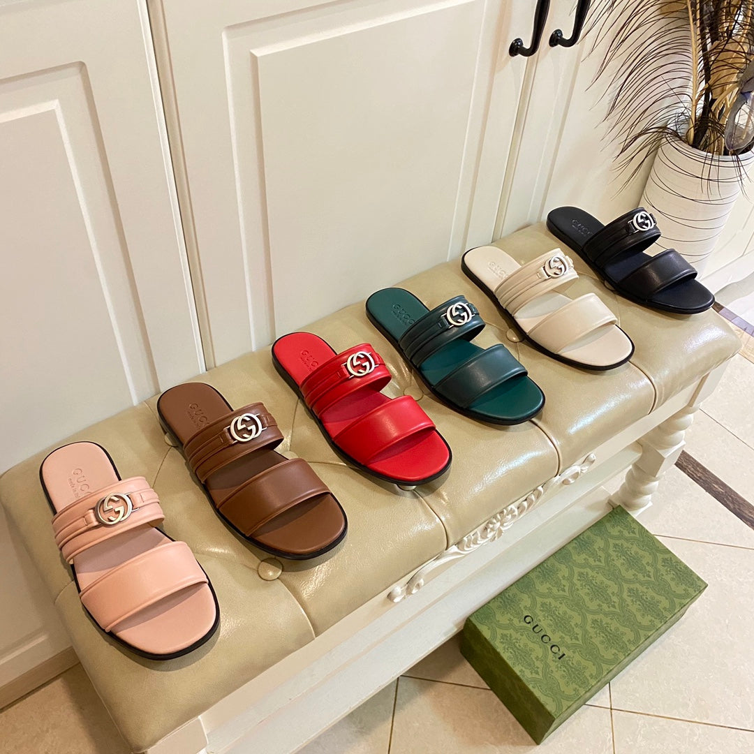 GG SANDAL WITH ROUND INTERLOCKING G IN CARAMEL BROWN CALFSKIN