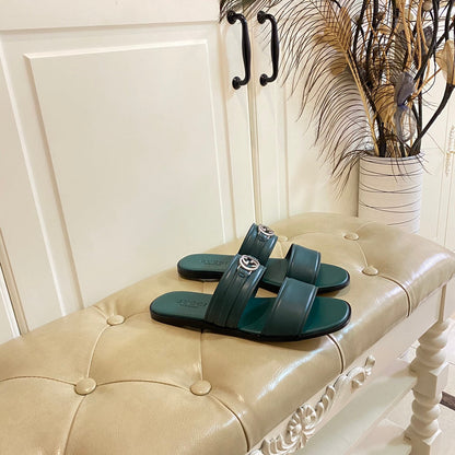 GG SANDAL WITH ROUND INTERLOCKING G IN DARK GREEN CALFSKIN