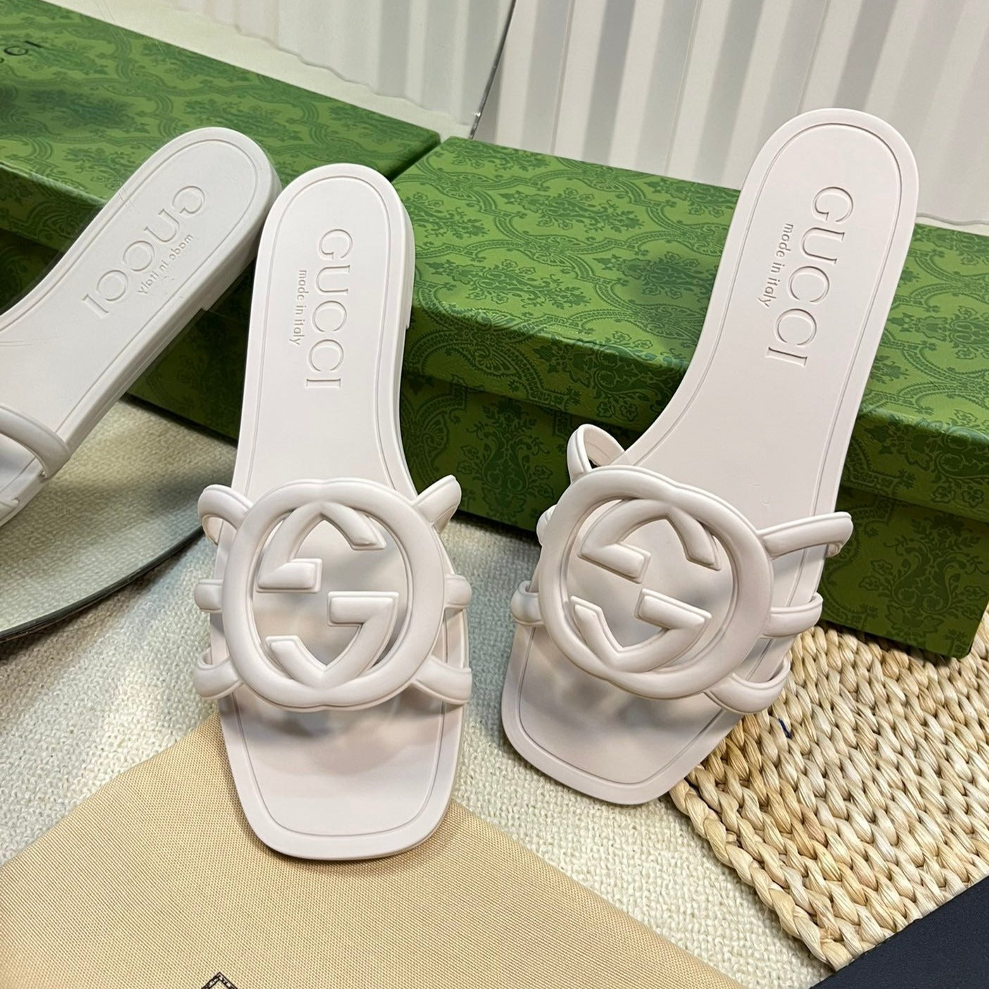 GG Rubber Slide White