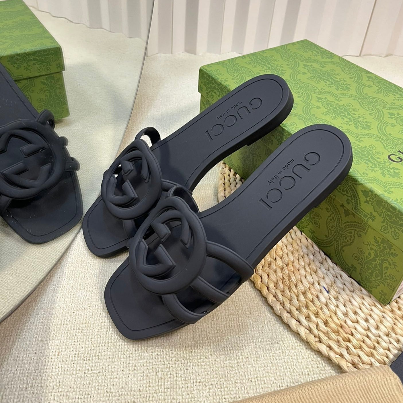 GG Rubber Slide Black