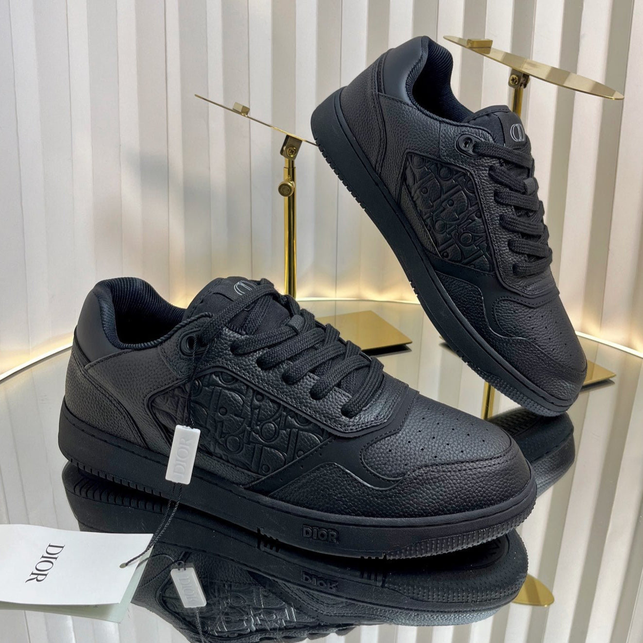 B27 LOW-TOP SNEAKER BLACK SMOOTH CALFSKIN