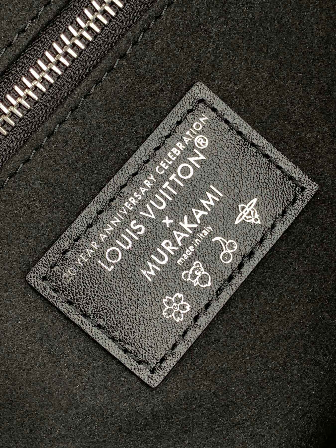 CARRYALL VIBE BAG 39 IN BLACK LAMBSKIN MONOGRAM PATTERN