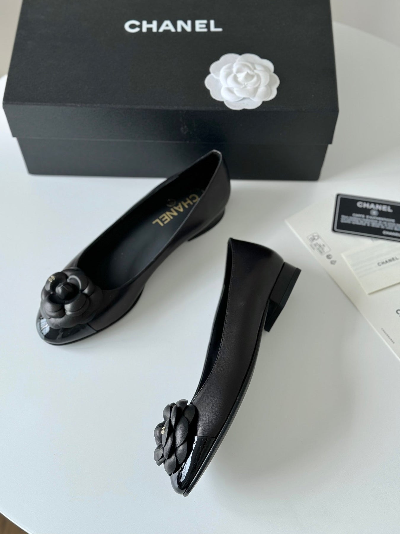 BALLET FLAT BLACK LAMBSKIN WITH FLOWER